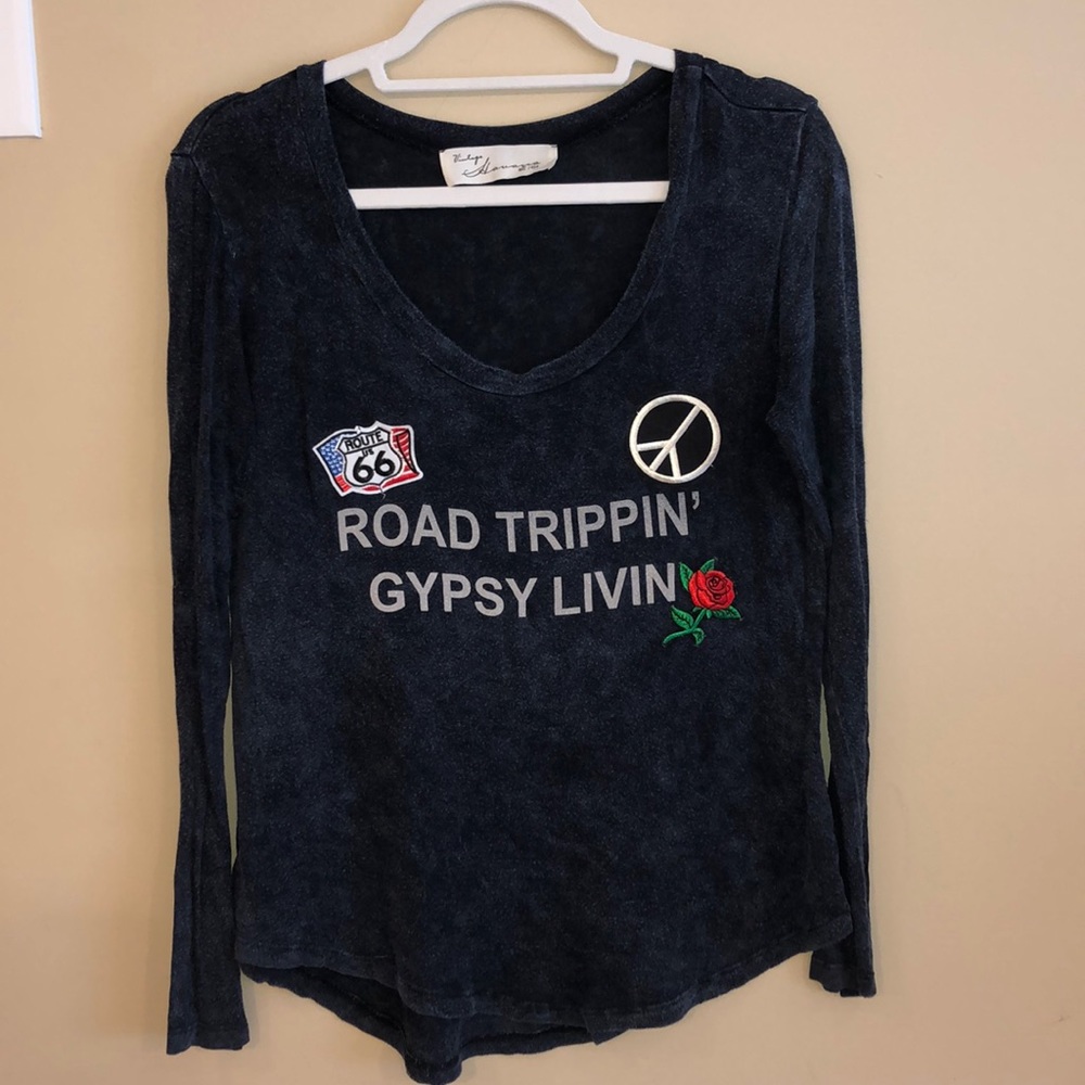 Vintage Havana long sleeve boho graphic top.